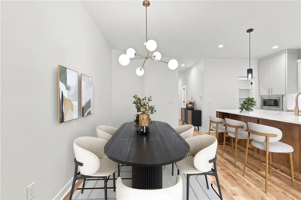 Breakfast nook at 2730 S 37th Street, Kansas City, KS 66106