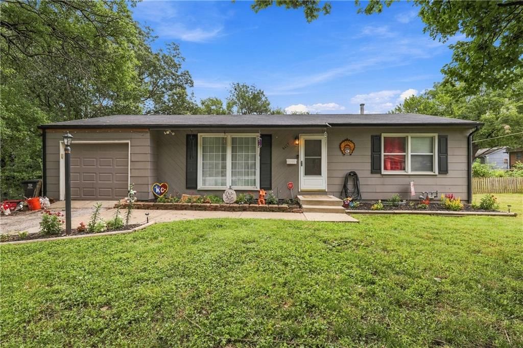 Photo 2 of 33 - 8427 Jame A Reed Road, Raytown, MO 64138