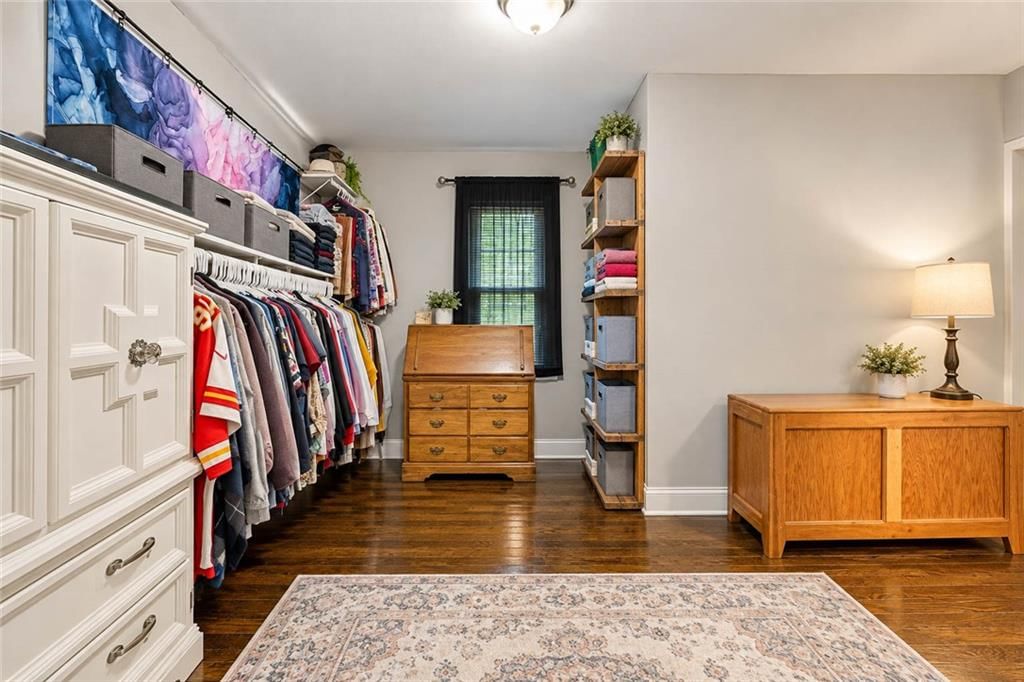 Photo 13 of 33 - 8427 Jame A Reed Road, Raytown, MO 64138