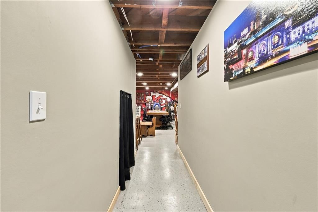 Photo 18 of 33 - 8427 Jame A Reed Road, Raytown, MO 64138