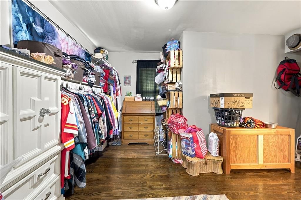 Photo 14 of 33 - 8427 Jame A Reed Road, Raytown, MO 64138
