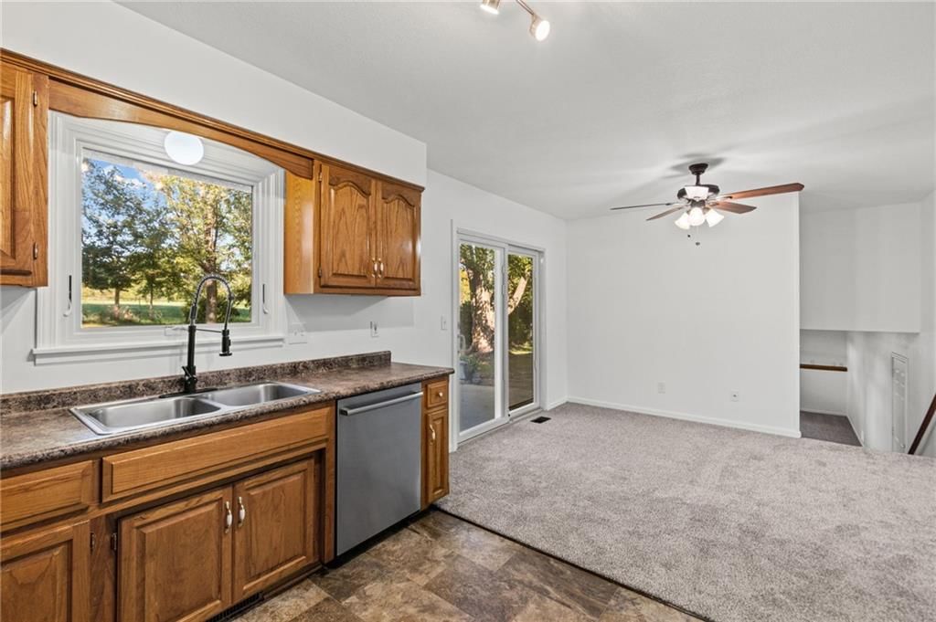 Photo 11 of 40 - 29408 Vickie Drive, Excelsior Springs, MO 64024