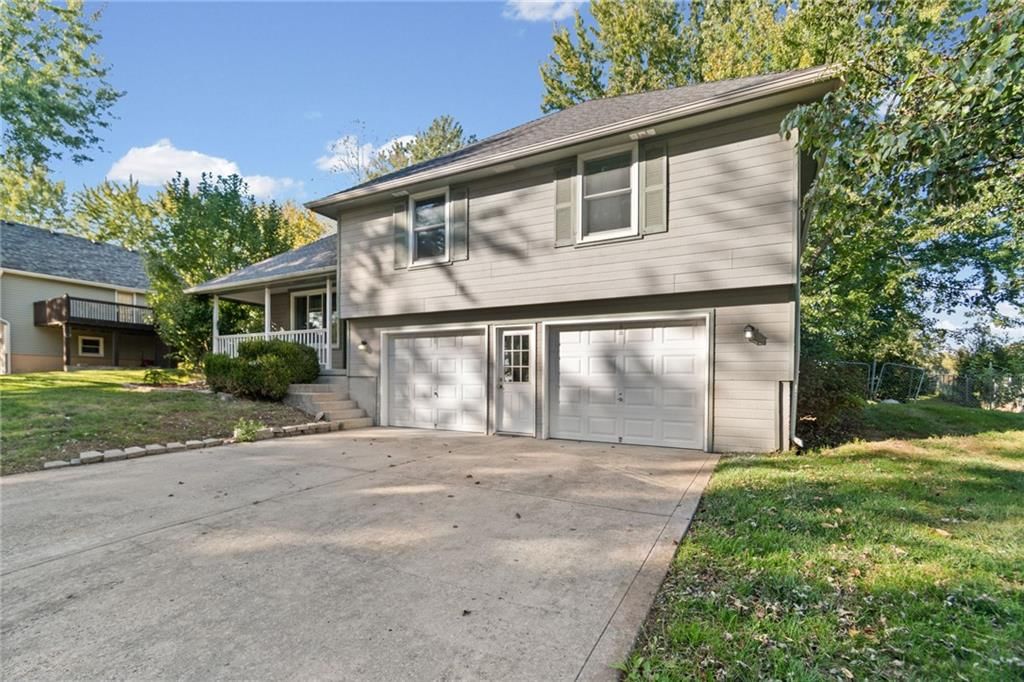 29408 Vickie Drive, Excelsior Springs, MO: listing photo 3