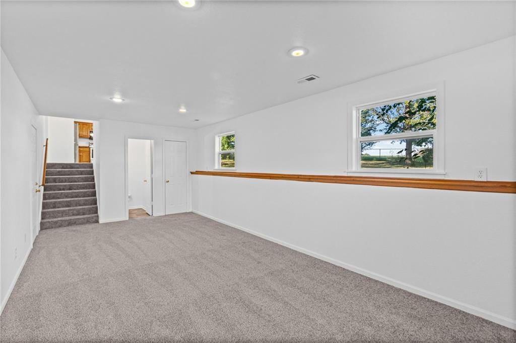 Photo 26 of 40 - 29408 Vickie Drive, Excelsior Springs, MO 64024