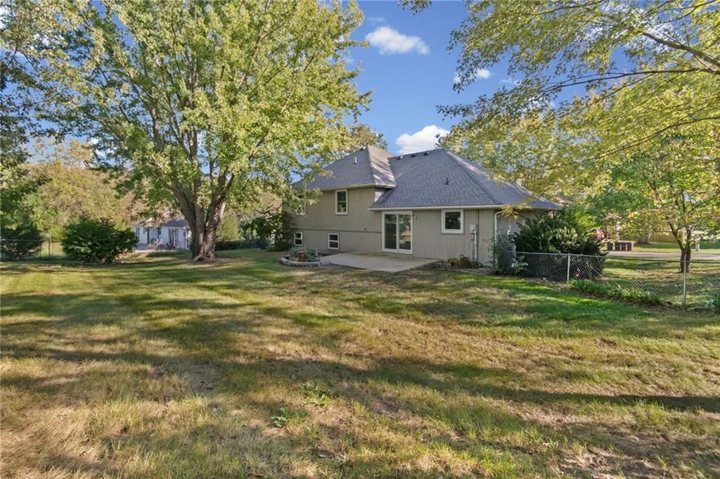 Photo 34 of 40 - 29408 Vickie Drive, Excelsior Springs, MO 64024