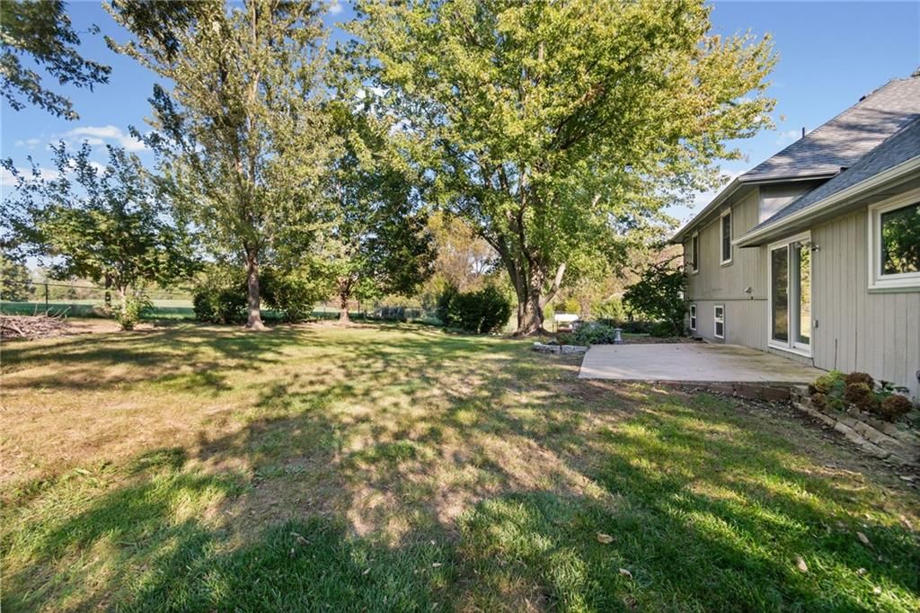 Photo 35 of 40 - 29408 Vickie Drive, Excelsior Springs, MO 64024