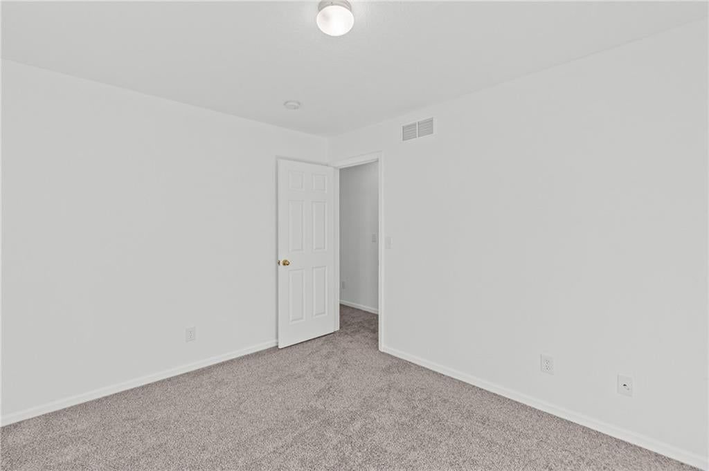 Photo 16 of 40 - 29408 Vickie Drive, Excelsior Springs, MO 64024