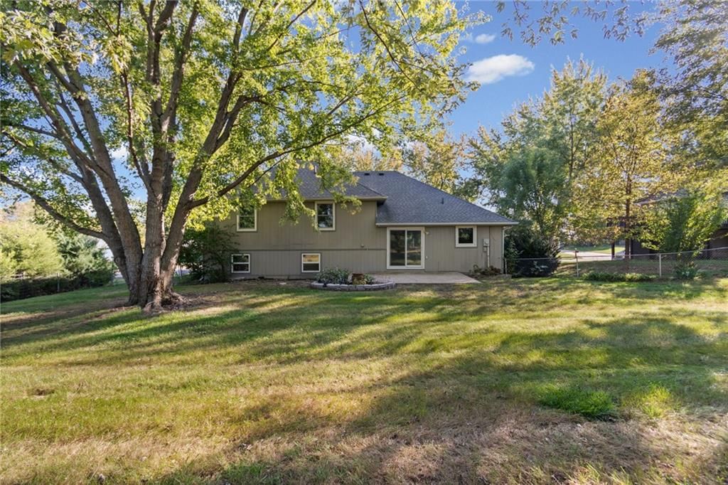 Fenced yard at 29408 Vickie Drive, Excelsior Springs, MO 64024