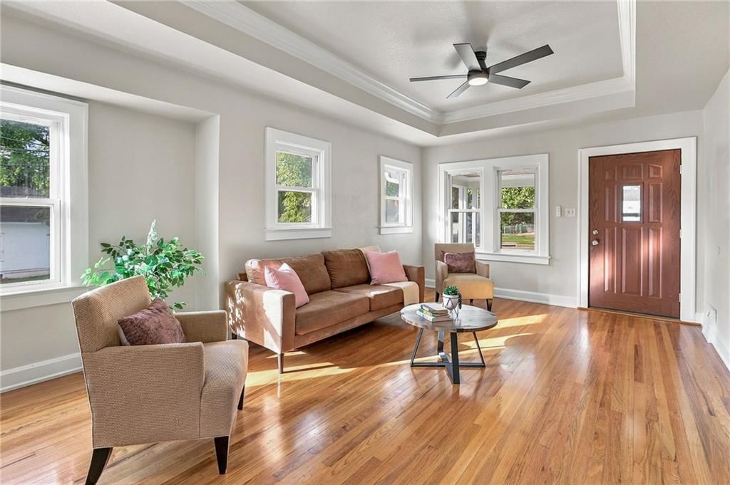 201 N Ash Avenue, Independence, MO: listing photo 3