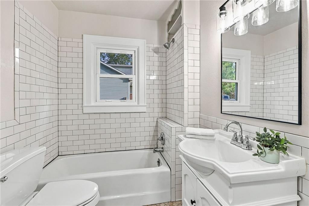 Photo 17 of 24 - 201 N Ash Avenue