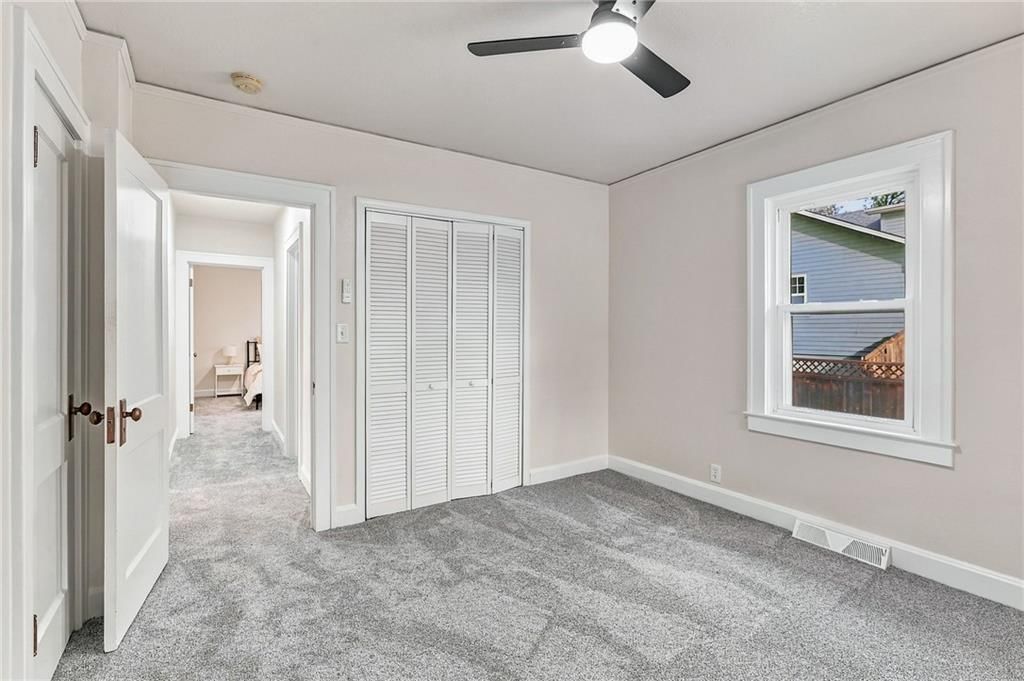 Photo 16 of 24 - 201 N Ash Avenue