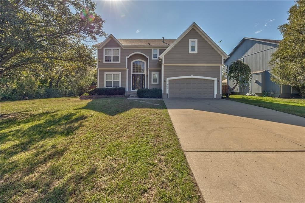 17903 W 158TH Street, Olathe, KS