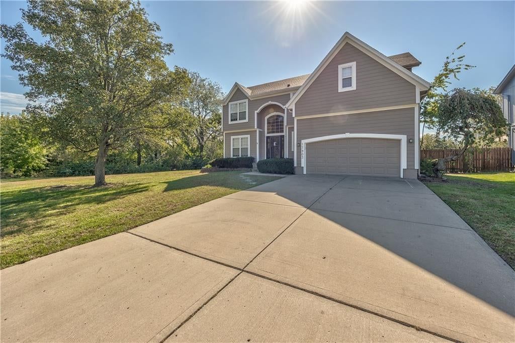 17903 W 158TH Street, Olathe, KS: listing photo 3