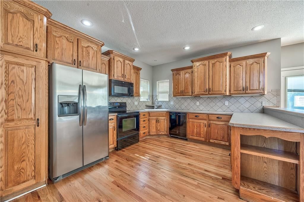Photo 10: open floor plan, 17903 W 158TH Street, Olathe, KS 66062