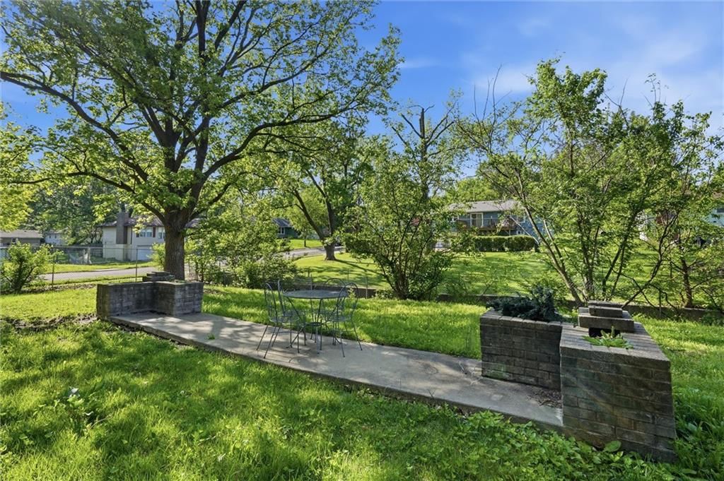 Photo 19 of 21 - 8705 E 83rd Terrace, Raytown, MO 64138