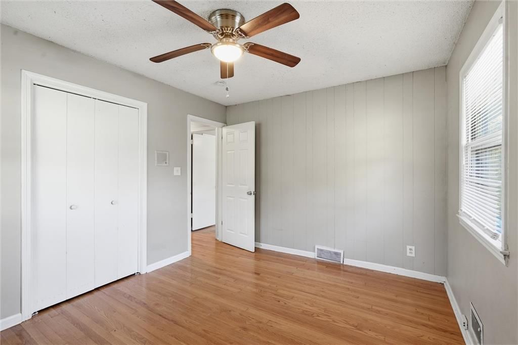 Photo 15 of 21 - 8705 E 83rd Terrace, Raytown, MO 64138