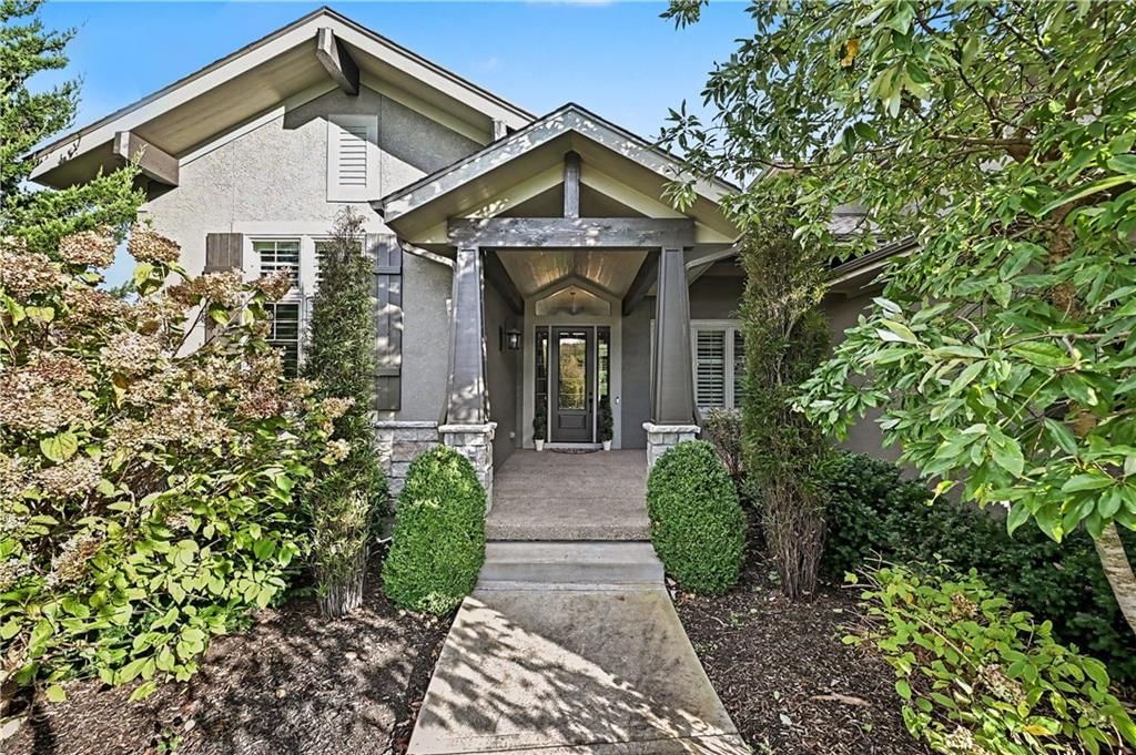 Photo 4 of 57 - 10812 W 153rd Street, Overland Park, KS 66221