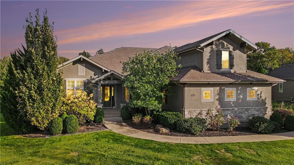 10812 W 153rd Street, Overland Park, KS: listing photo 2