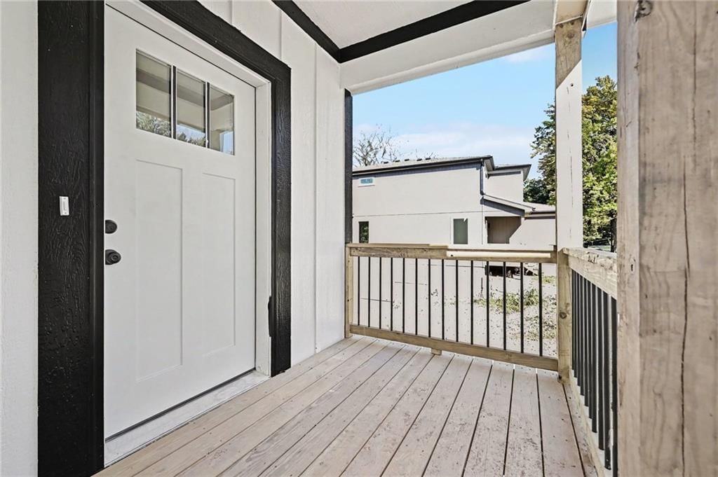 5514 NW Verlin Drive, Parkville, MO: listing photo 3