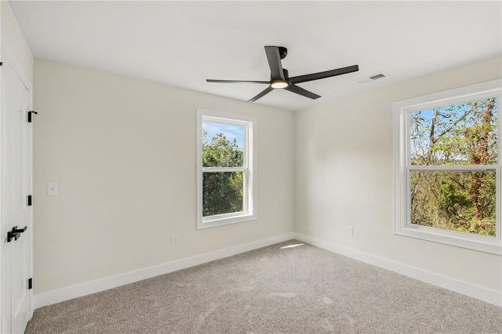 Photo 24 of 46 - 5516 NW Verlin Drive