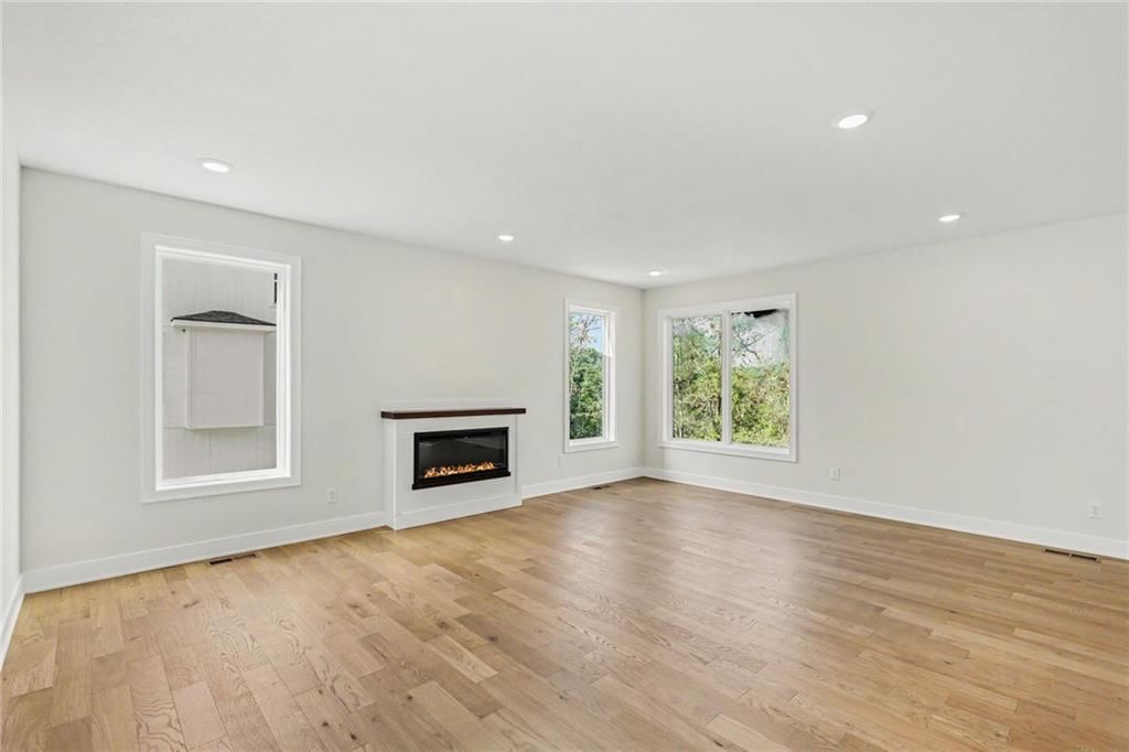 Photo 8 of 46 - 5516 NW Verlin Drive