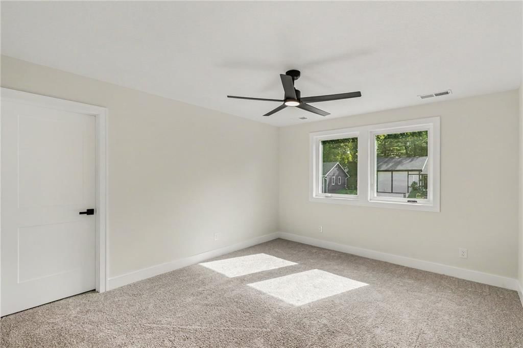 Photo 22 of 46 - 5516 NW Verlin Drive