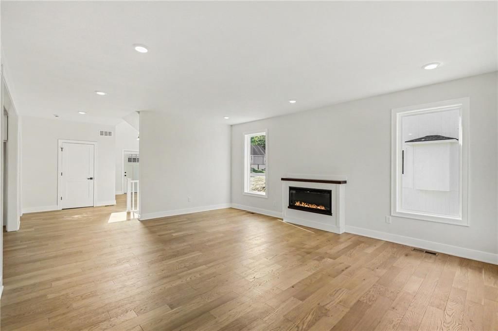 Photo 7 of 46 - 5516 NW Verlin Drive