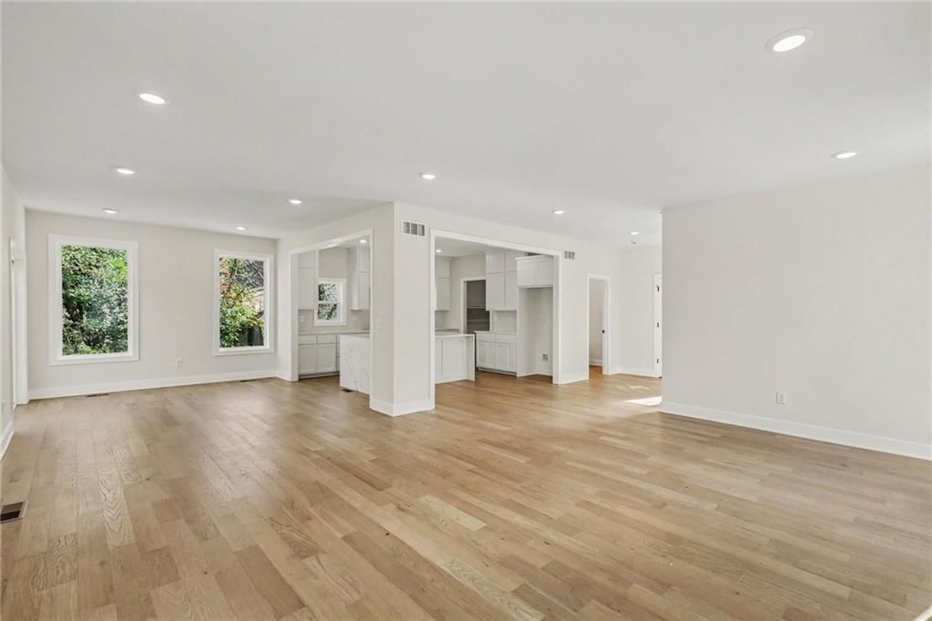 Photo 9 of 46 - 5516 NW Verlin Drive