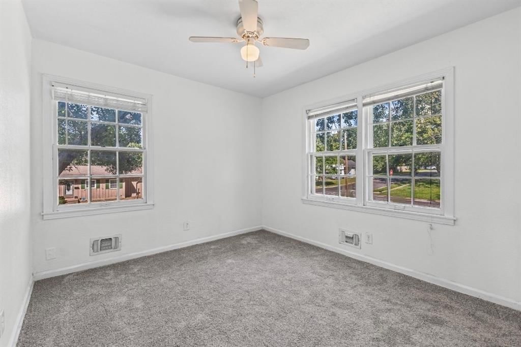 Photo 24 of 32 - 9503 E 80TH Terrace, Raytown, MO 64138