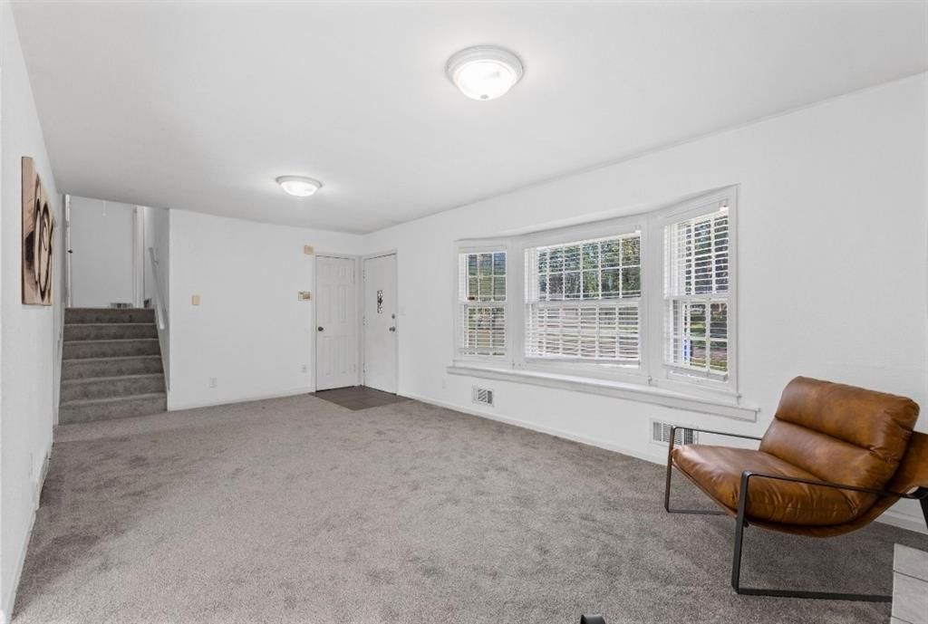 Photo 7 of 32, 9503 E 80TH Terrace, Raytown, MO 64138
