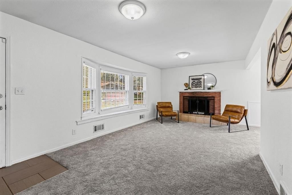 Photo 14 of 32 - 9503 E 80TH Terrace, Raytown, MO 64138