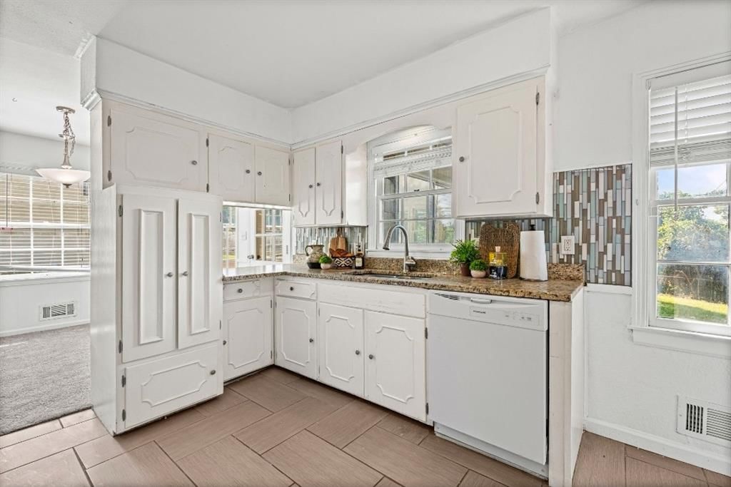 Photo 17 of 32, 9503 E 80TH Terrace, Raytown, MO 64138