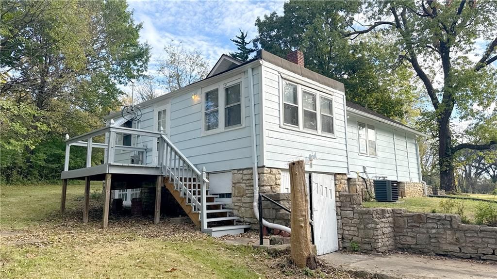 Photo 16 of 38 - 7344 Monroe Avenue, Kansas City, MO 64132