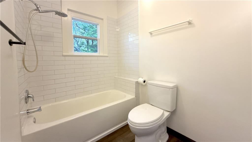 Photo 28 of 38 - 7344 Monroe Avenue, Kansas City, MO 64132