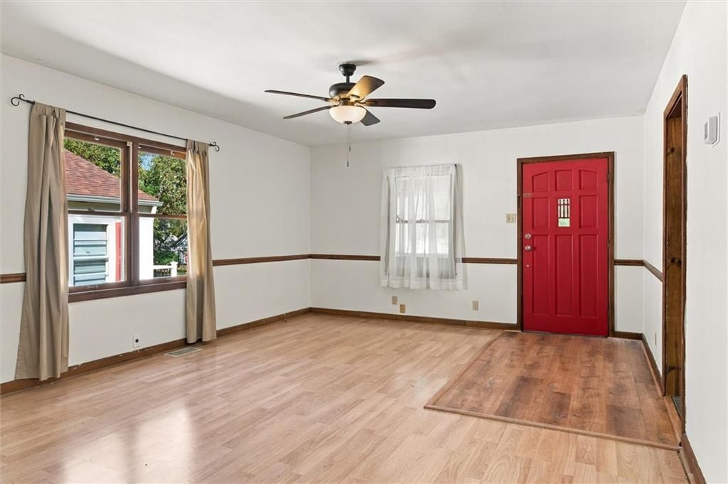 Photo 6 of 20 - 1504 9th Avenue, Leavenworth, KS 66048