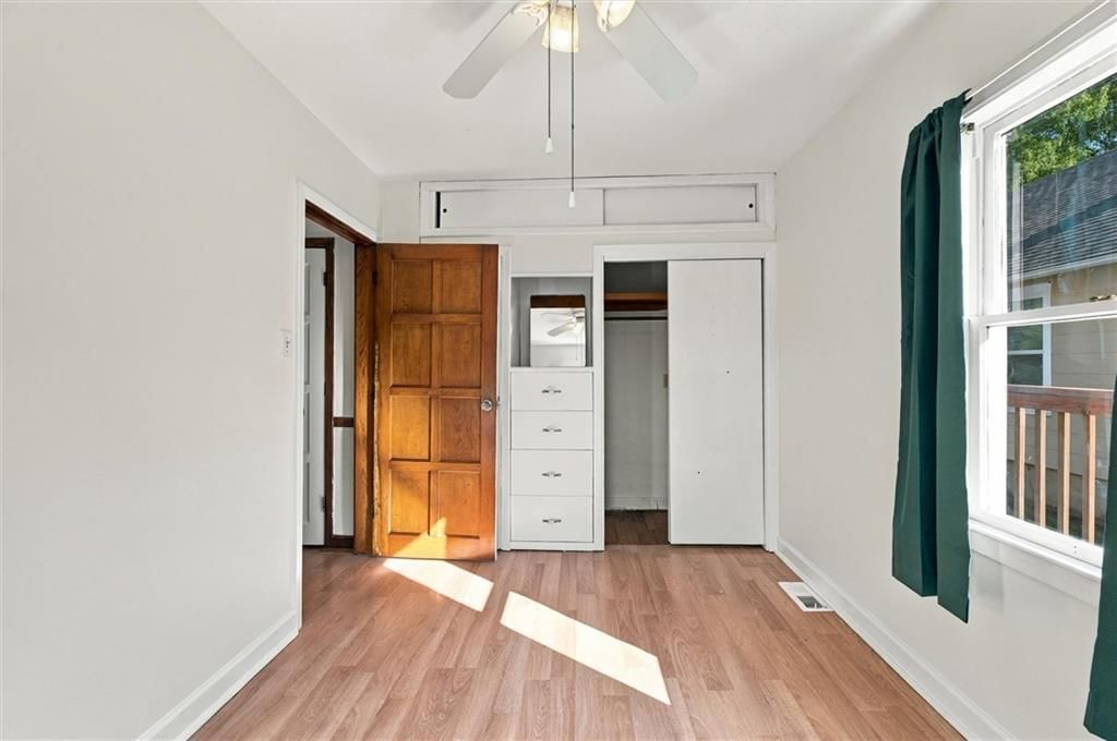 Photo 11 of 20 - 1504 9th Avenue, Leavenworth, KS 66048