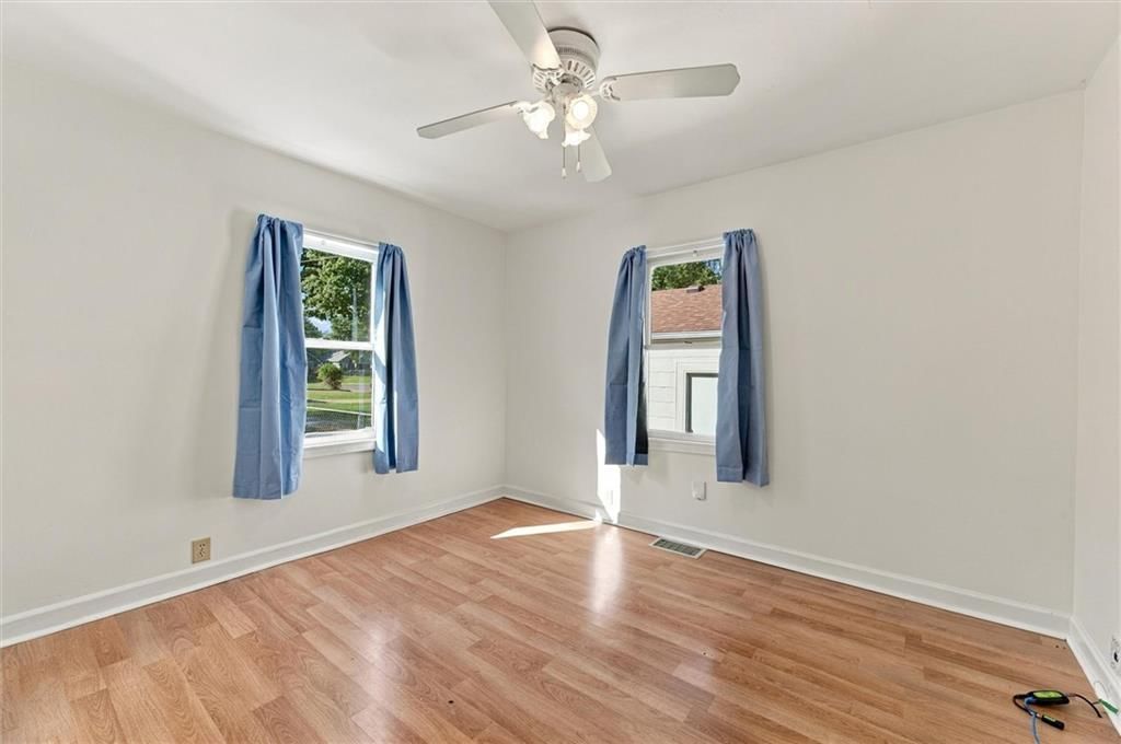Photo 13 of 20 - 1504 9th Avenue, Leavenworth, KS 66048