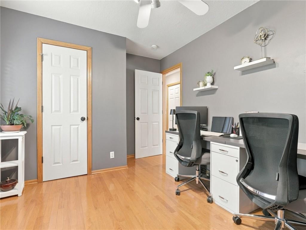 Photo 16 of 41 - 1718 Aspen Lane