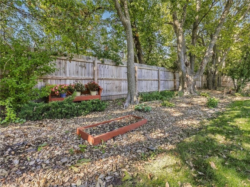 Photo 40 of 41 - 1718 Aspen Lane
