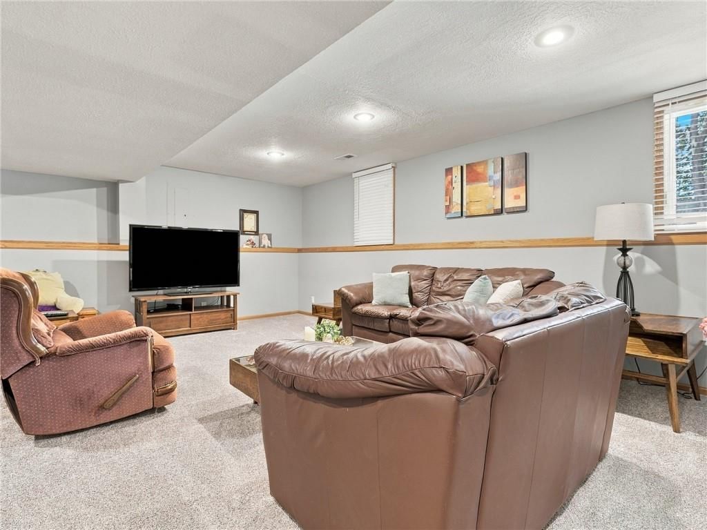 Photo 32 of 41 - 1718 Aspen Lane