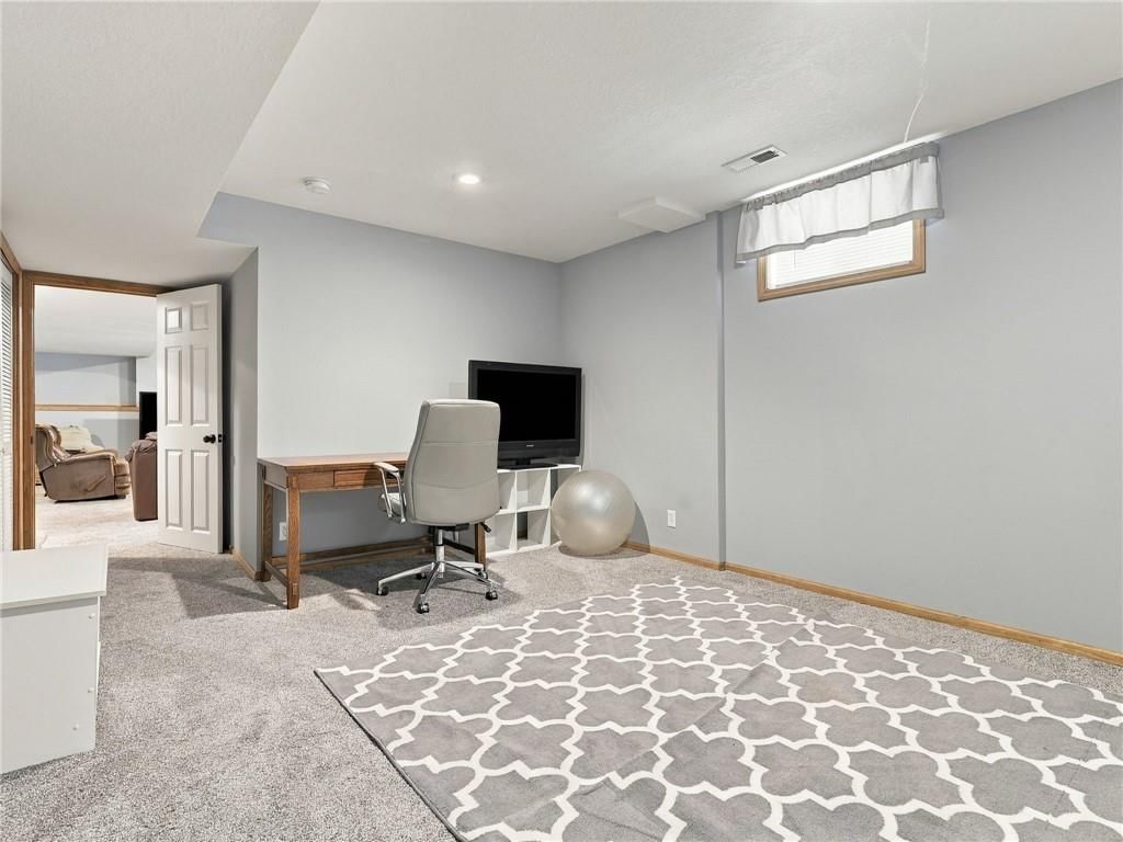 Photo 35 of 41 - 1718 Aspen Lane