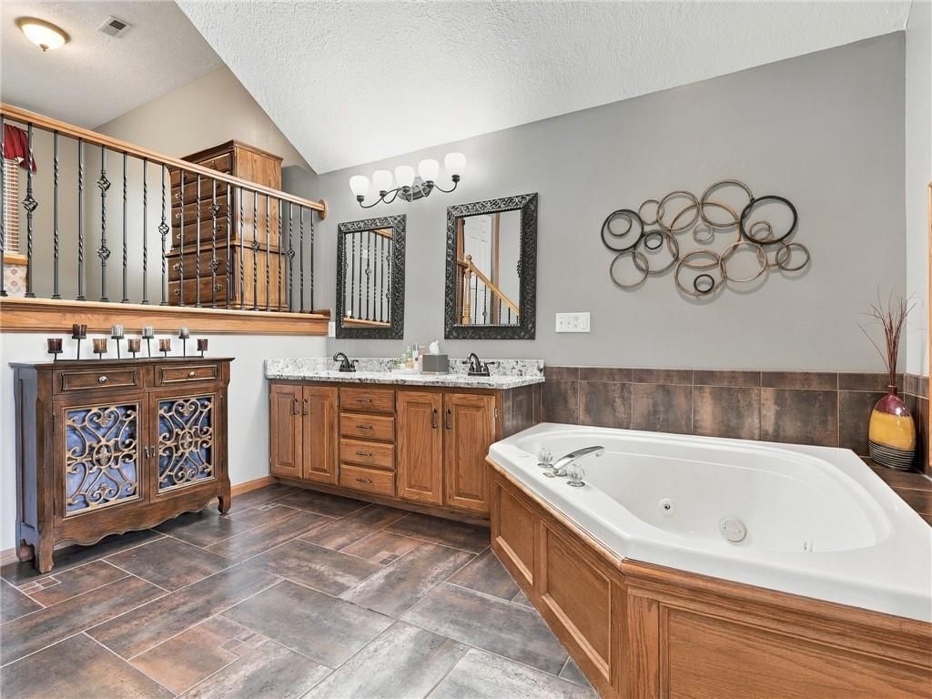 Photo 23 of 41 - 1718 Aspen Lane