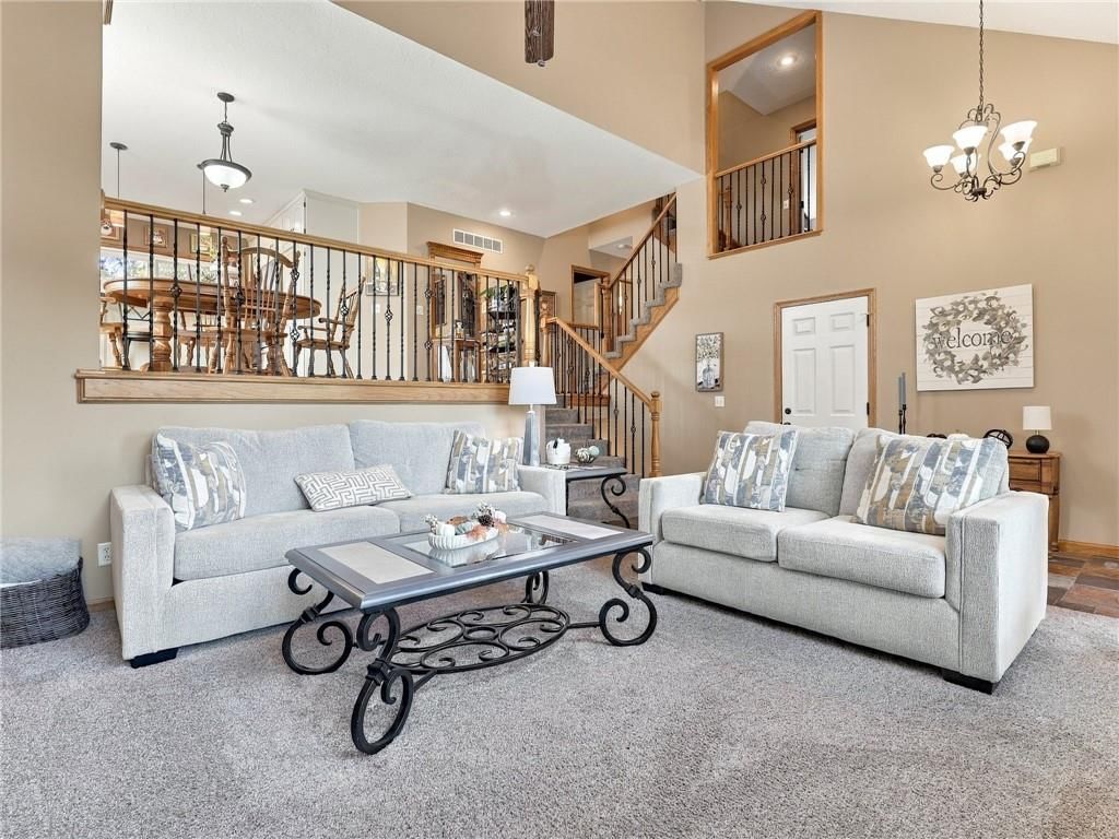 Photo 5 of 41 - 1718 Aspen Lane