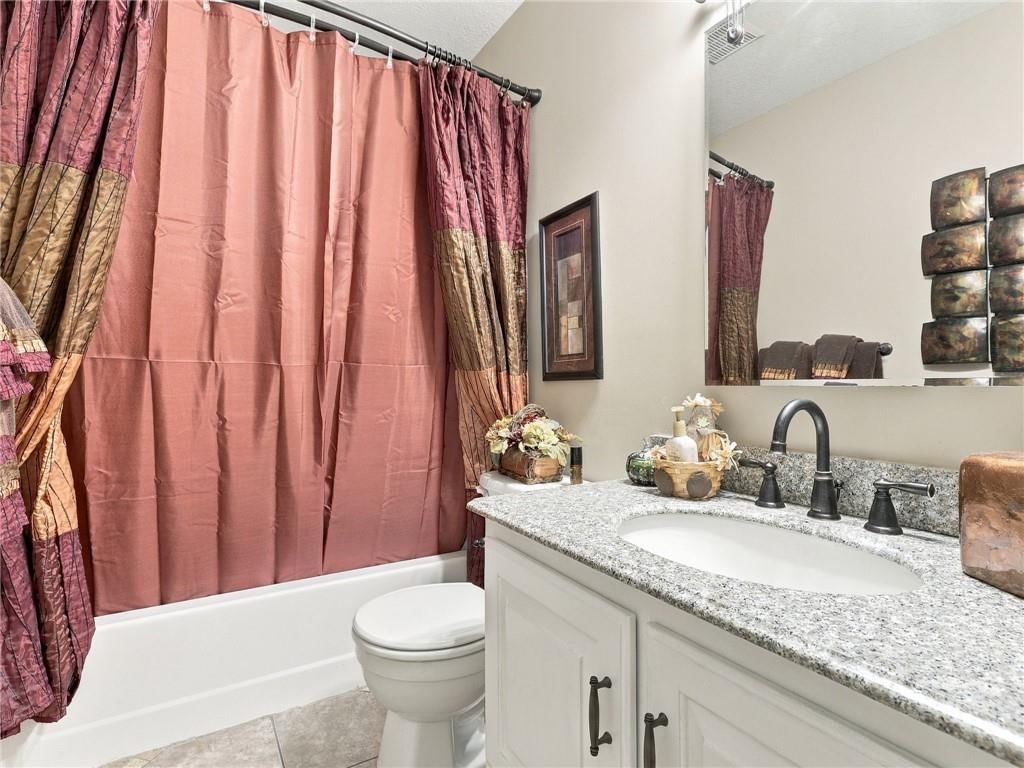 Photo 18 of 41 - 1718 Aspen Lane