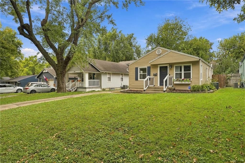 8002 Main Street, Kansas City, MO: listing photo 3