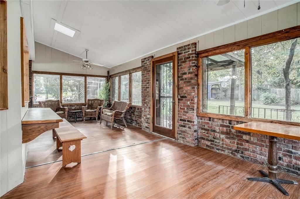 Photo 16 of 34 - 9007 E 68th Street, Raytown, MO 64133