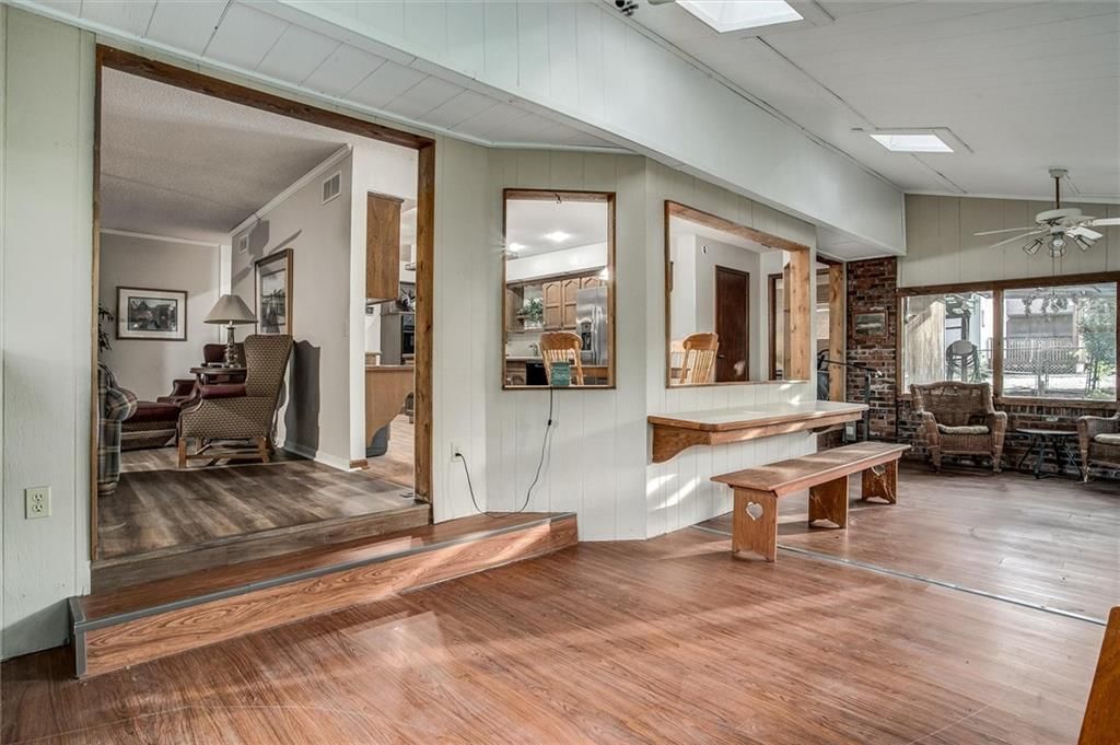 Photo 17 of 34 - 9007 E 68th Street, Raytown, MO 64133