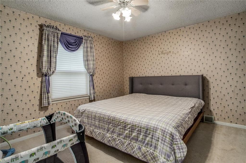 Photo 24 of 34 - 9007 E 68th Street, Raytown, MO 64133