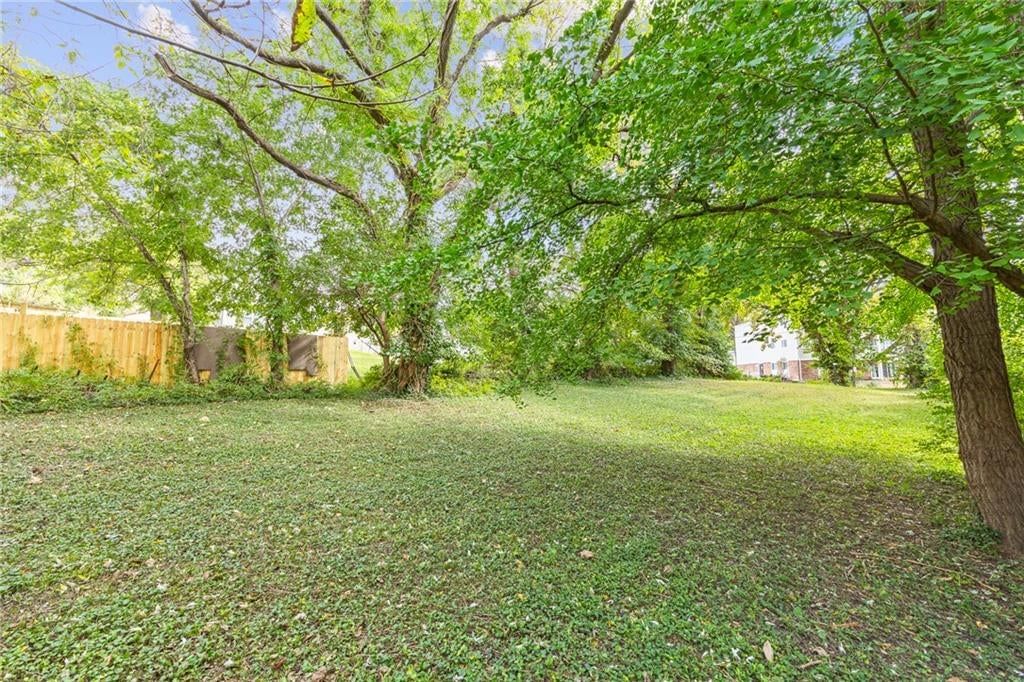 Photo 5 of 12 - 2912 NE 37th Street