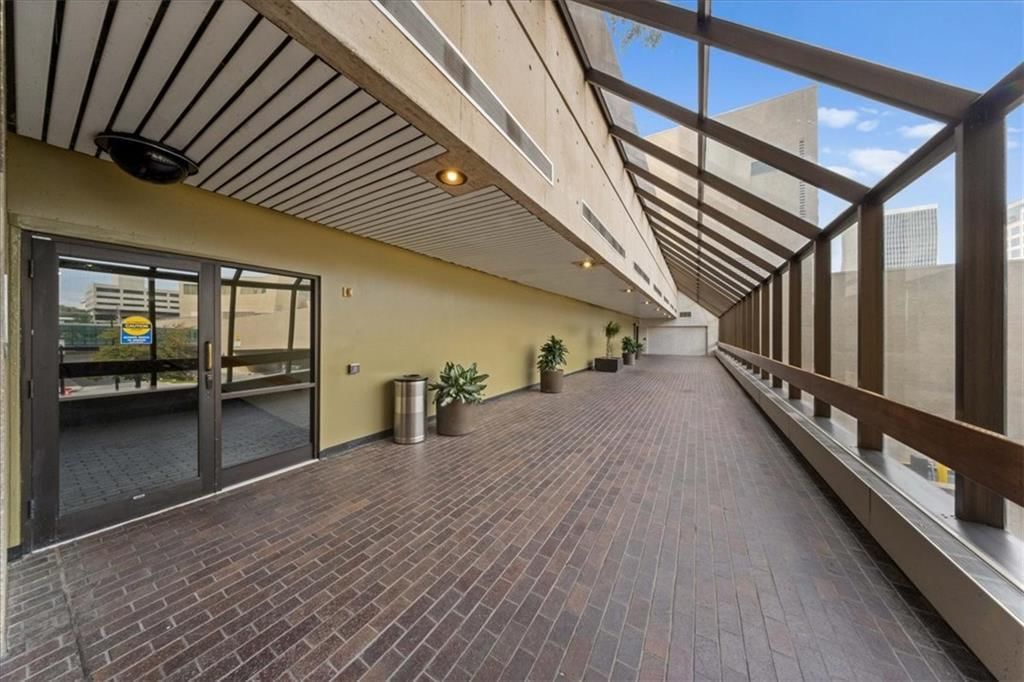 Photo 28 of 28 - 2510 Grand Boulevard #902, Kansas City, MO 64108